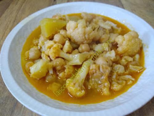 Garbanzos con Bacalao y Coliflor Garbanzos con Bacalao y Coliflor